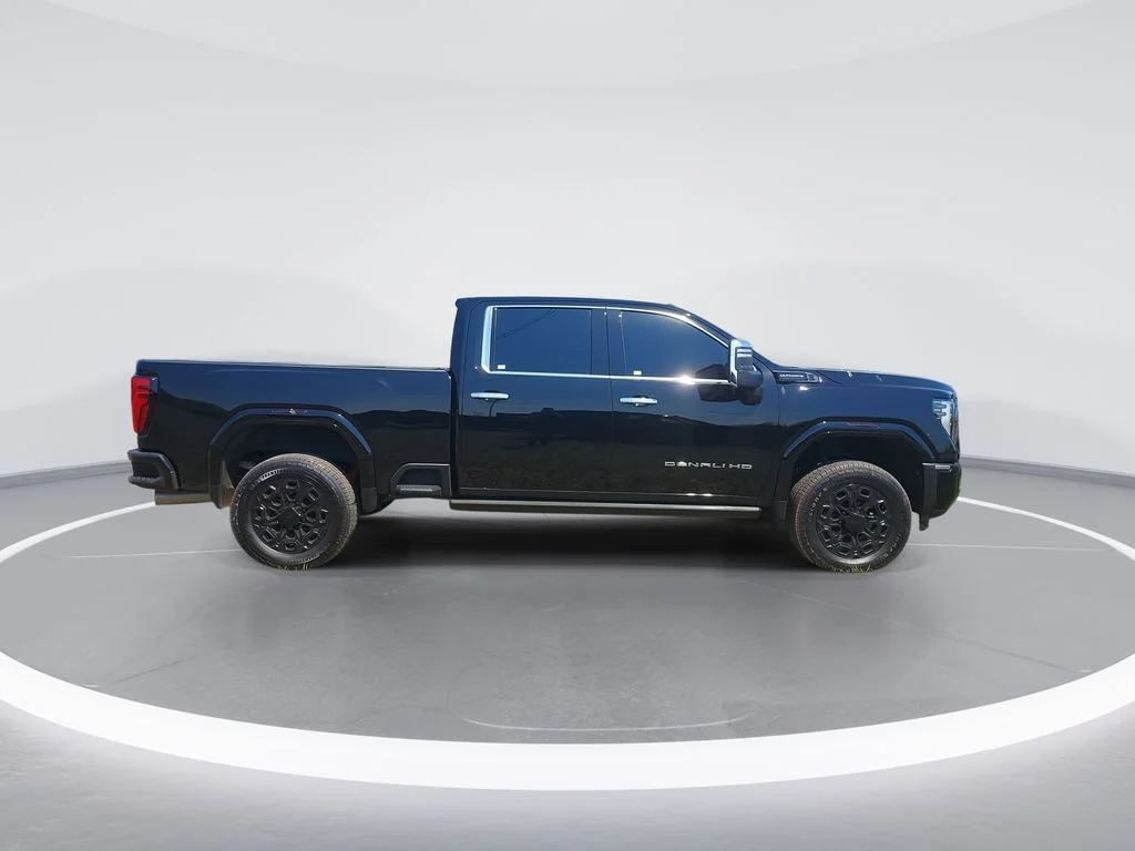 Used 2024 Black GMC Denali Ultimate image 9
