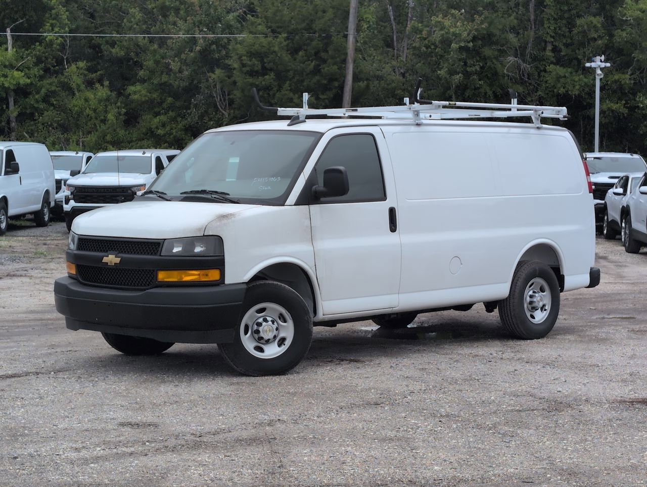 2025 Chevrolet Express 2500 Work Van HD's photo