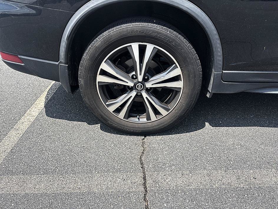 Used 2019 Magnetic Black Pearl Nissan SV image 21