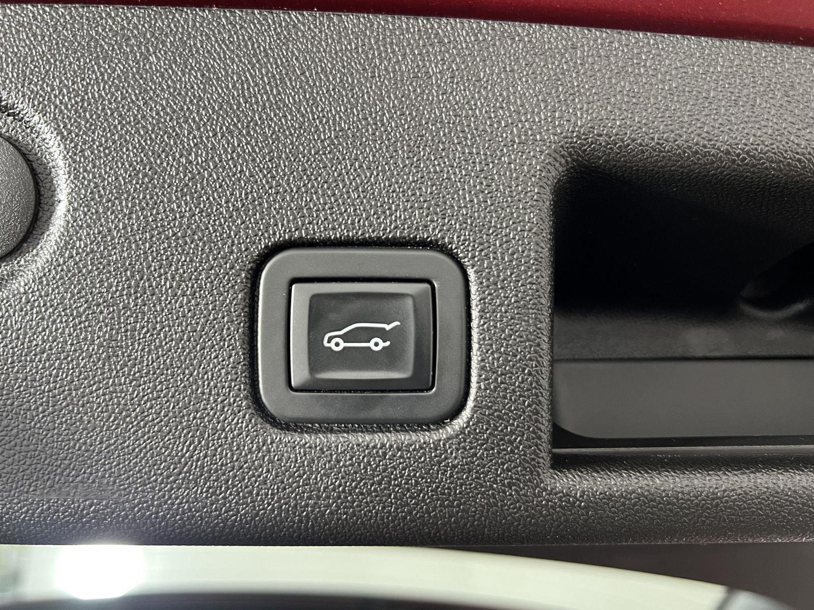 Used 2018 Cajun Red Tintcoat Chevrolet LT image 22
