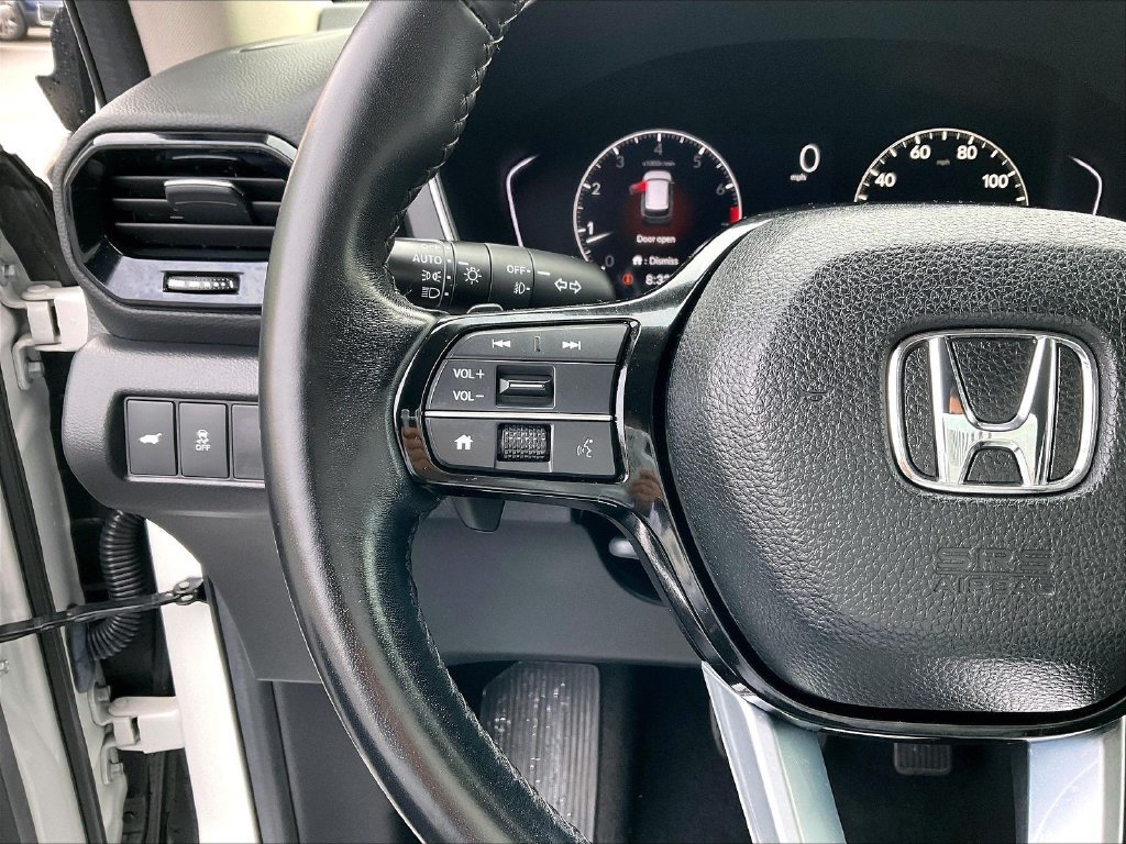 Used 2023 White Honda EX-L image 23