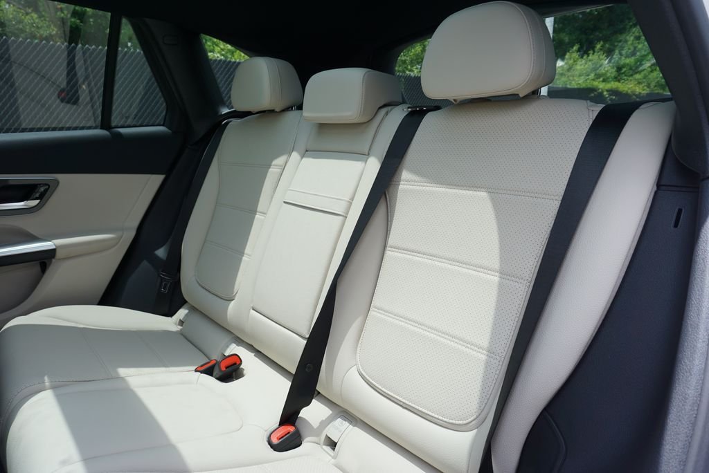 New 2026 Polar White Mercedes-Benz GLC 300 image 14