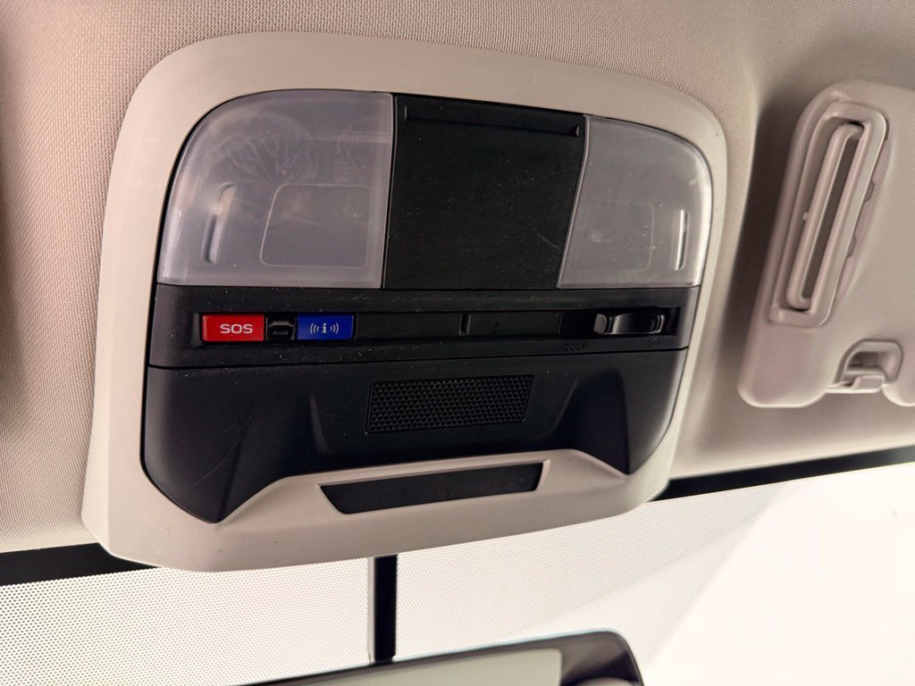 Used 2018 Silver Subaru 2.0i Premium image 26