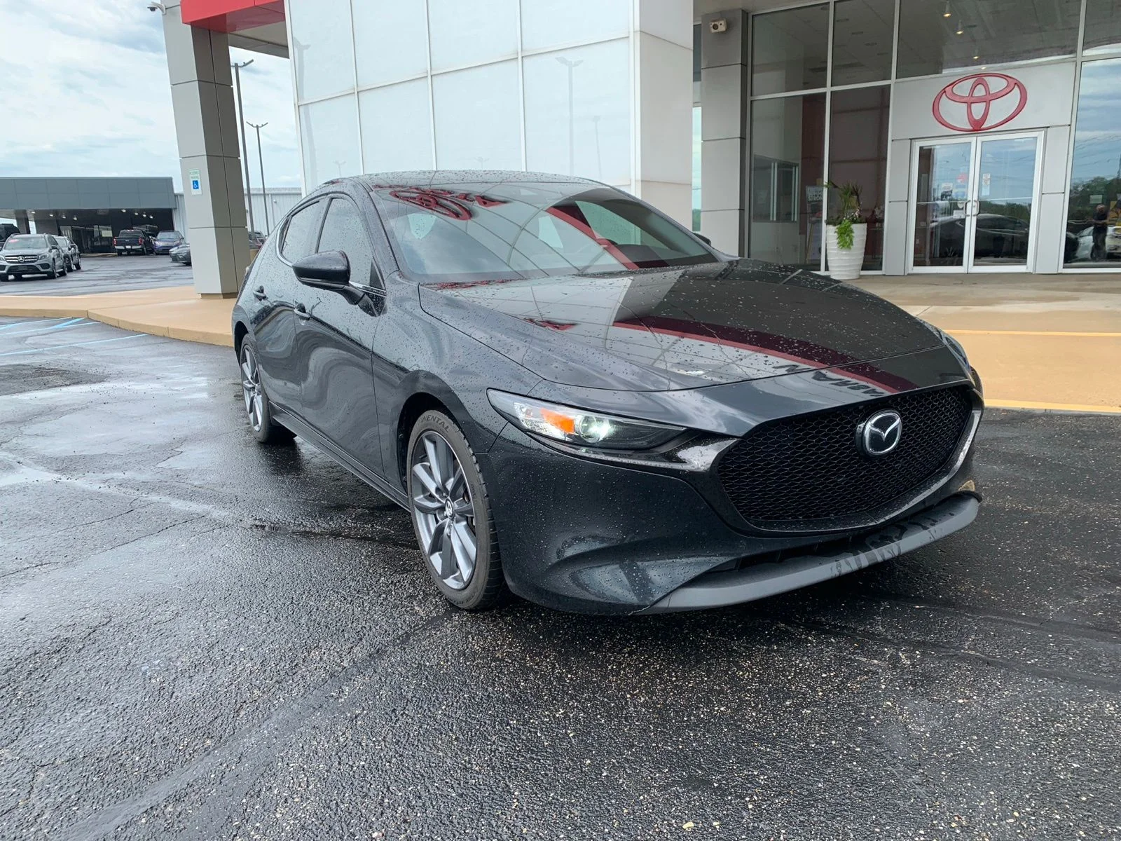 Used 2021 Black Mazda Select image 1