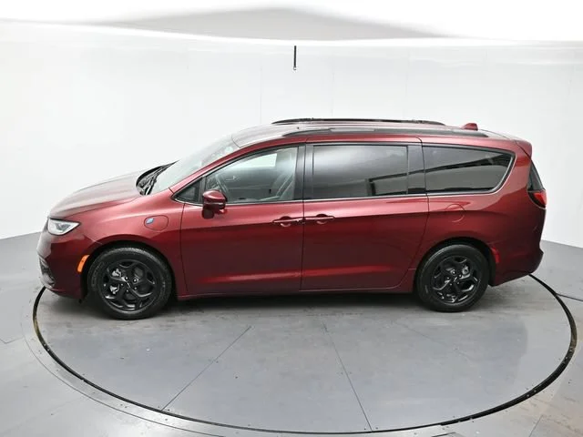 Used 2021 Velvet Red Pearlc Chrysler Hybrid Limited image 35