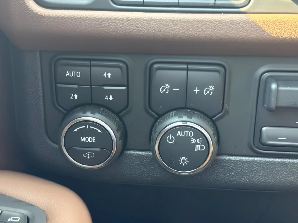 Used 2023 Beige Chevrolet High Country image 21