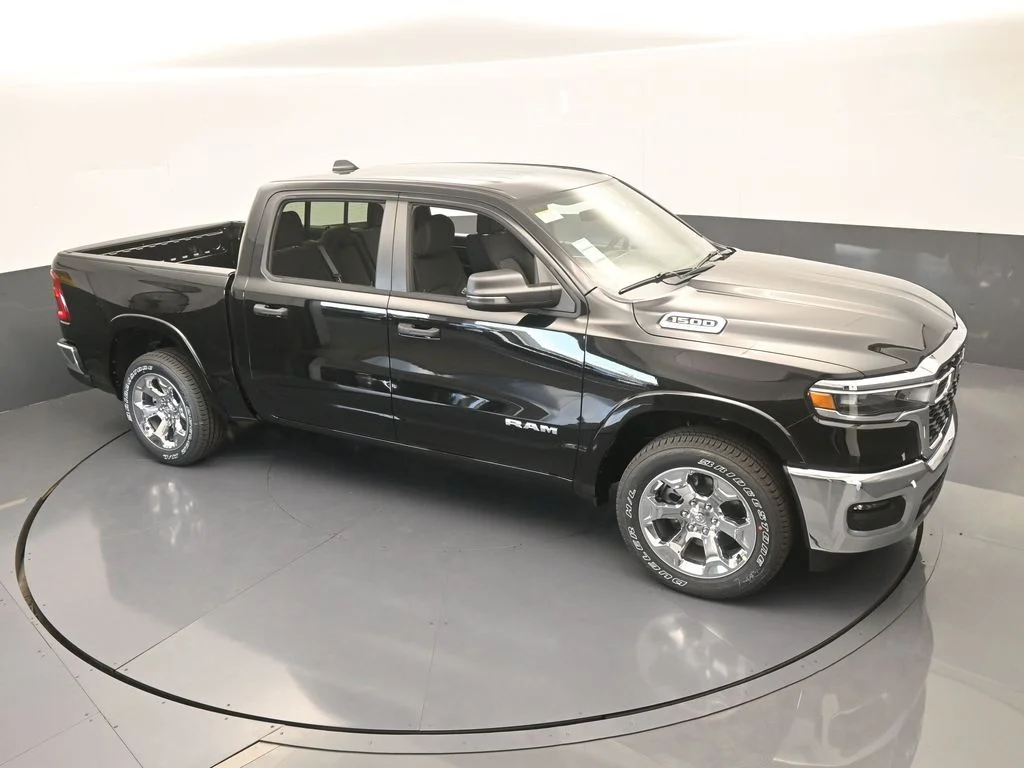 New 2026 Diamond Black Crystal Pearl-Coat Exterior Paint RAM Big Horn/Lone Star image 47