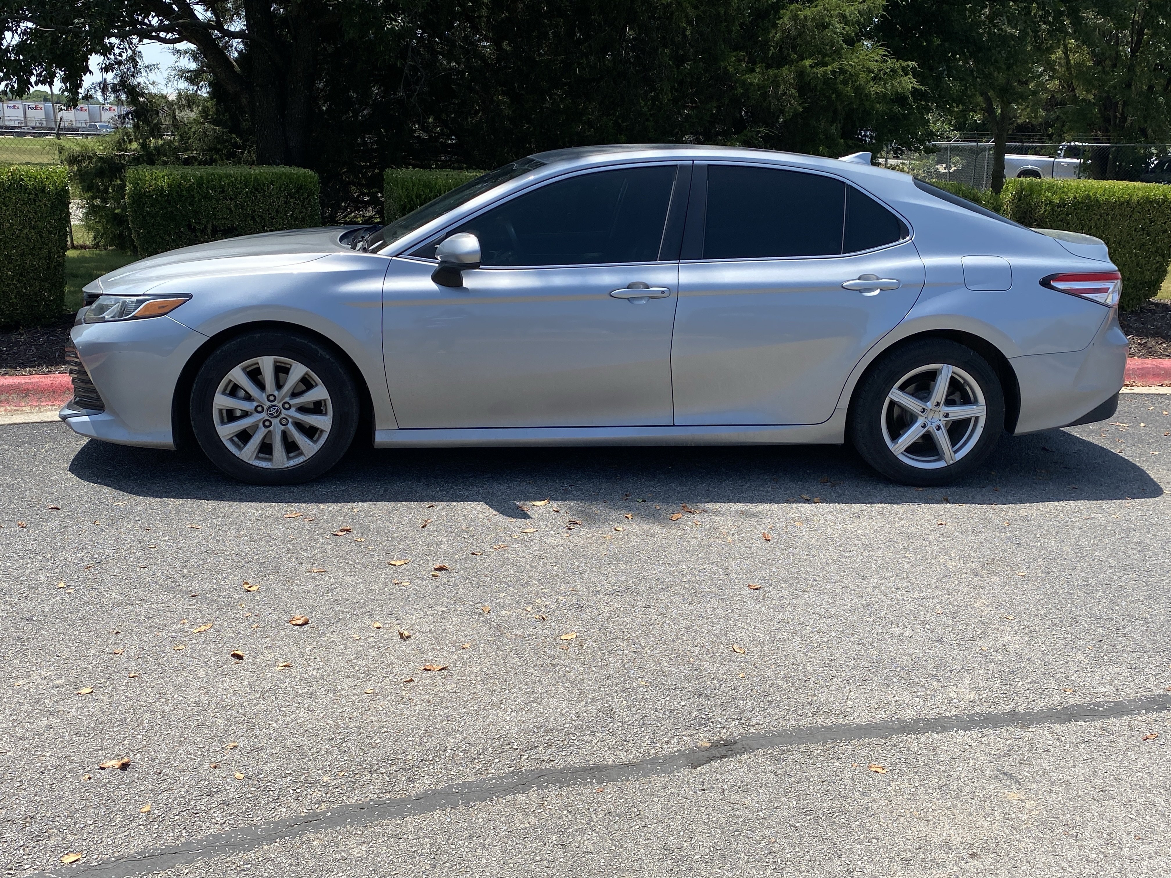 Used 2019  Toyota LE image 9