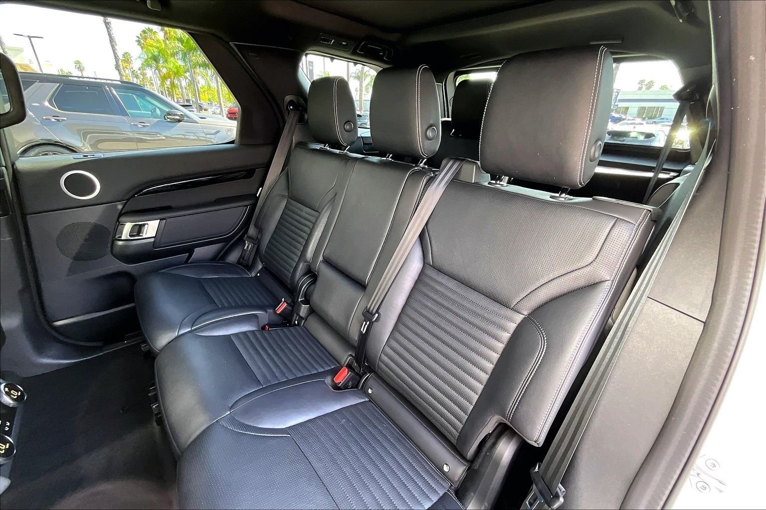 Used 2021 White Land Rover S image 24