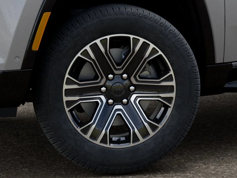 New 2026 Silver-Zynith Exterior Paint Jeep  image 4