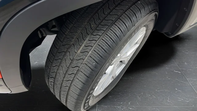 Used 2022 Diamond Black Jeep Limited image 30