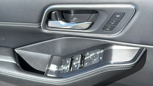 New 2026 Super Black Nissan Platinum image 22