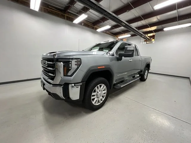 Used 2024 Silver GMC SLT image 4