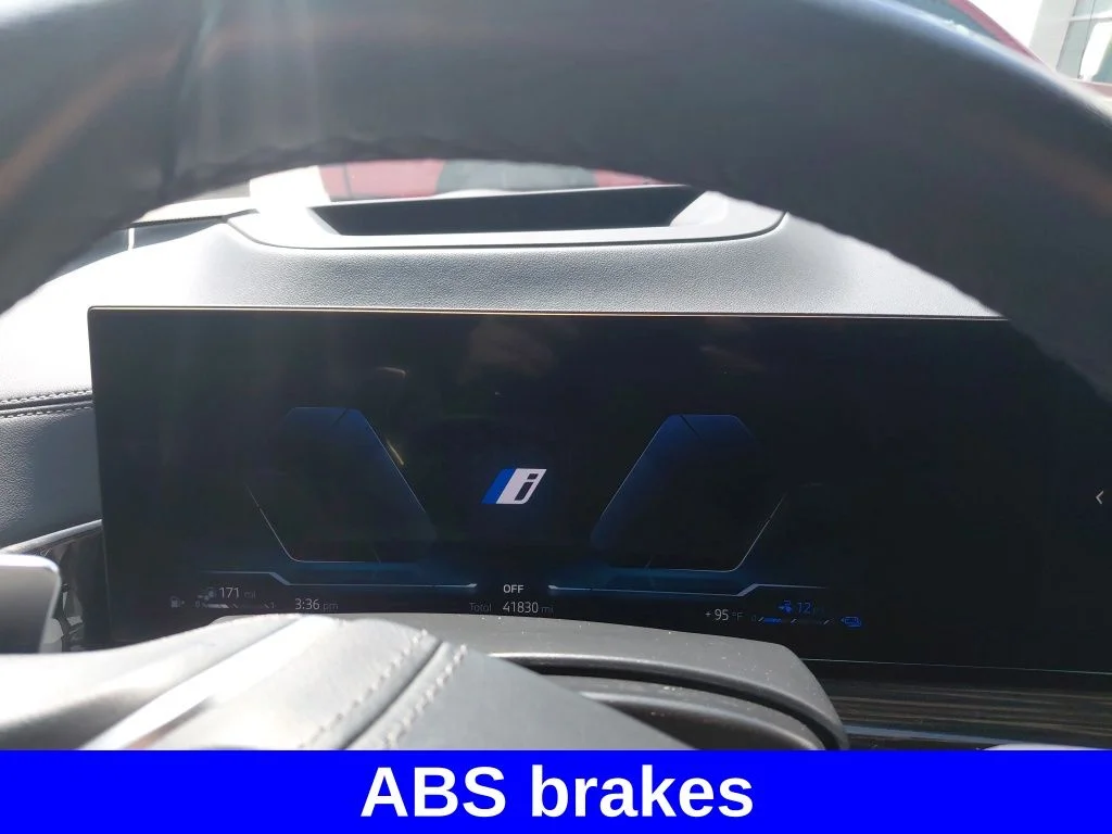 Used 2025 White BMW xDrive50e image 27