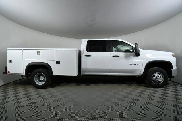 New 2026 Summit White Chevrolet Work Truck image 15