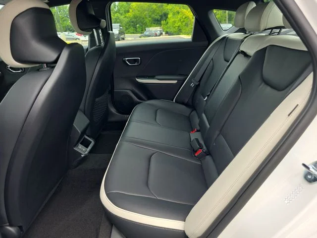 New 2026 Snow White Pearl Kia GT-Line image 6