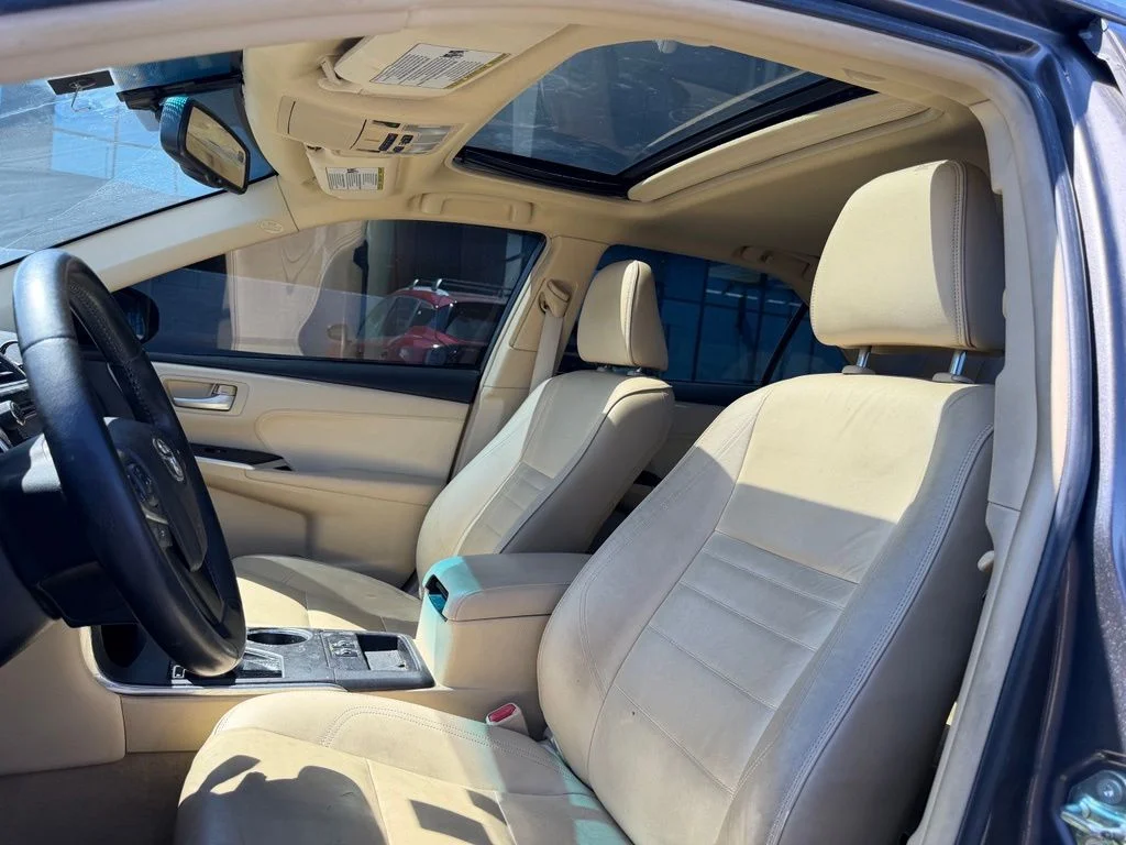 Used 2015 Gray Toyota XLE image 12