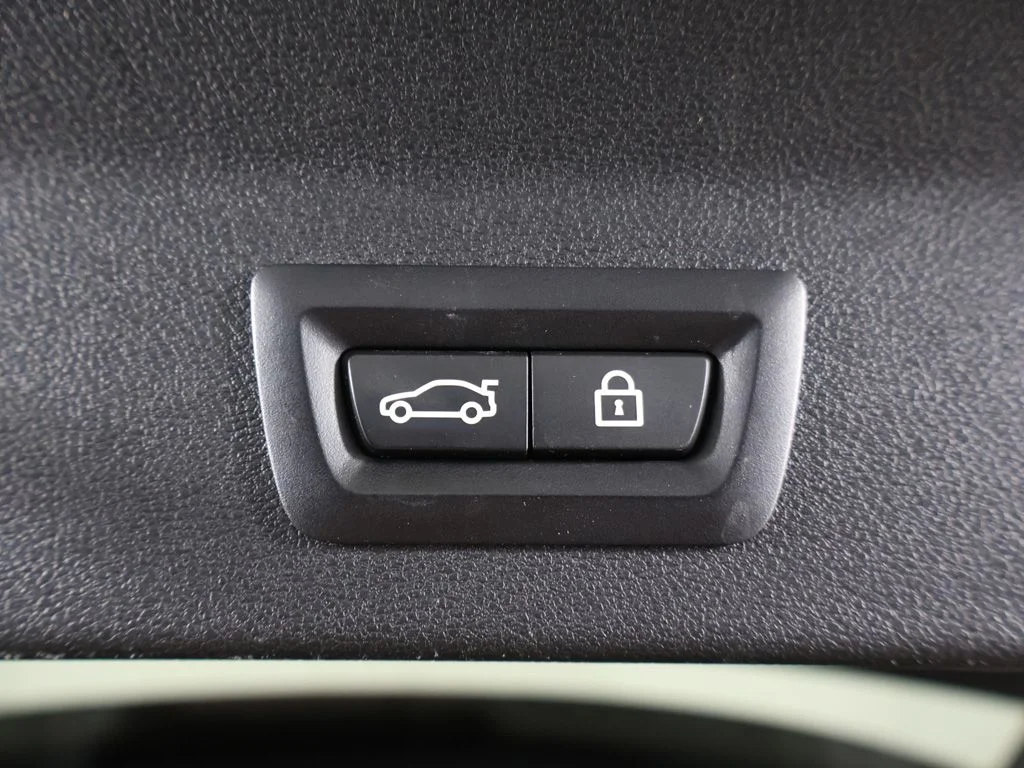 Used 2022 Carbon Black Metallic BMW xDrive30i image 22