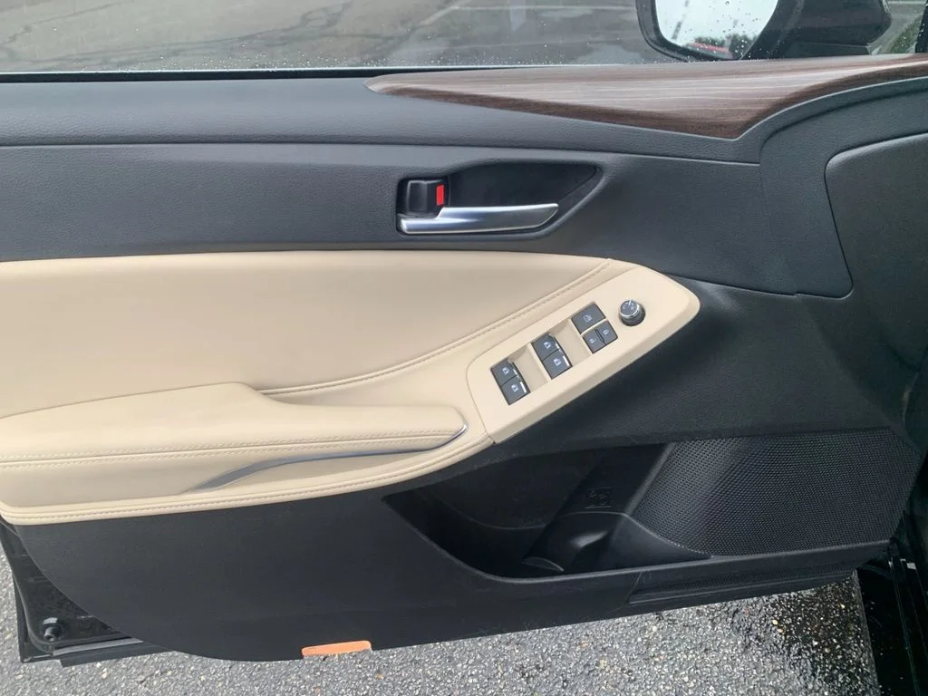 Used 2022 Black Toyota XLE Plus image 12