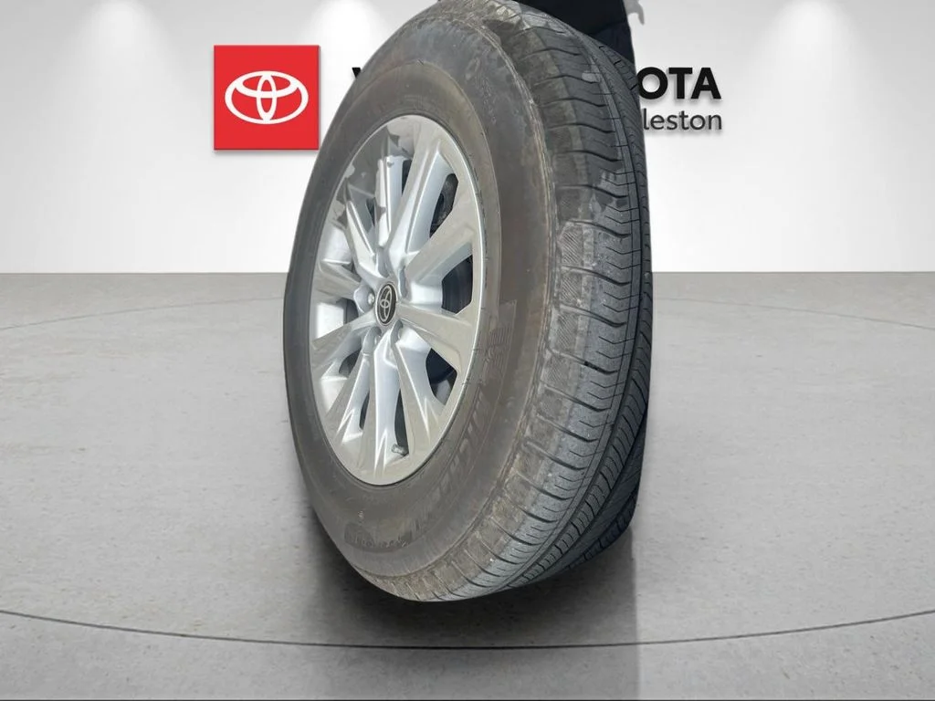 Used 2025 White Toyota XLE image 8