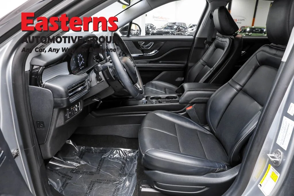 Used 2022 Silver Lincoln Standard image 14