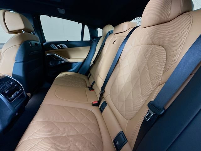 New 2027 Green Metallic BMW M60i image 26