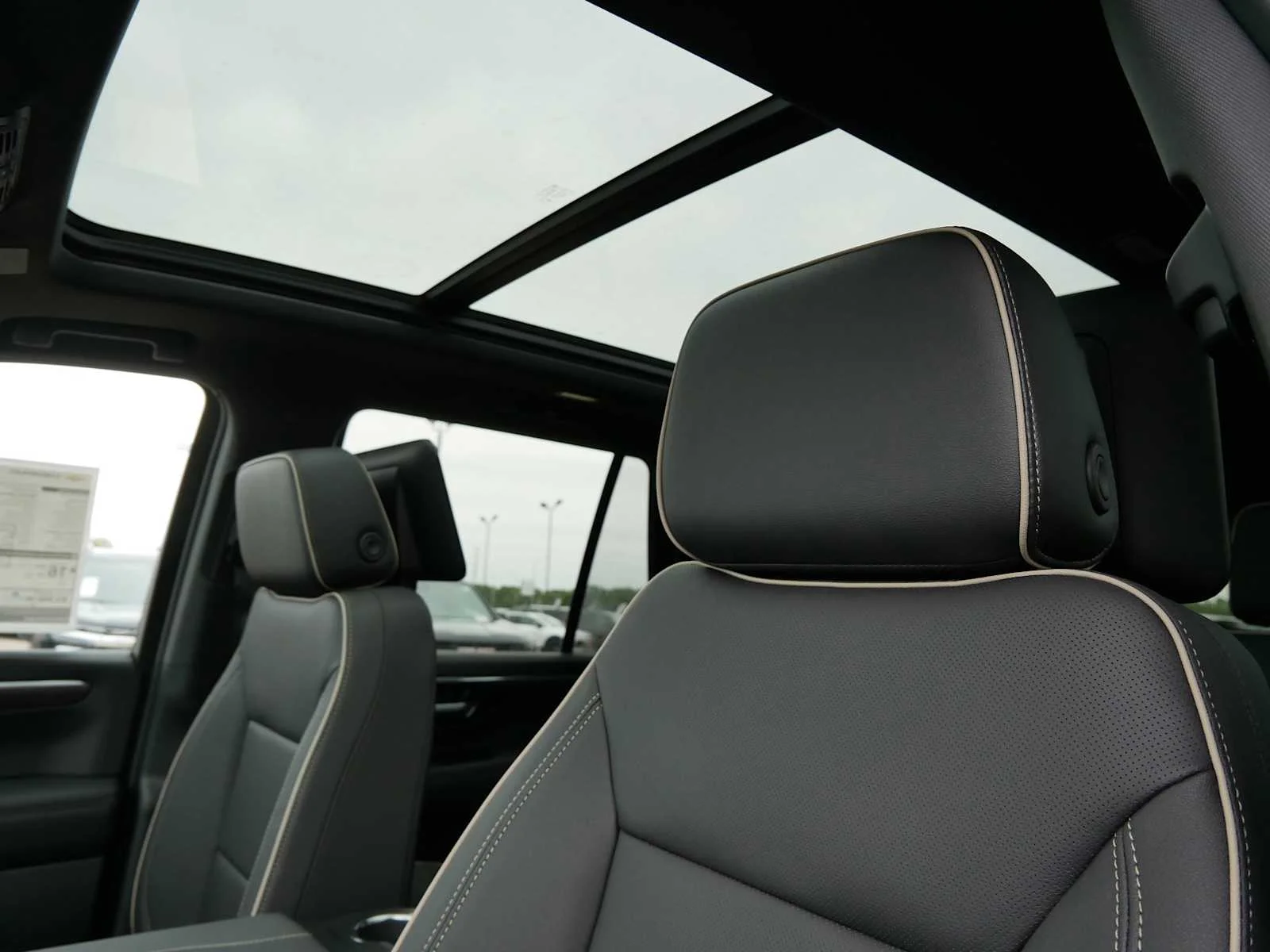 2026 Chevrolet Tahoe Premier - Photo 16