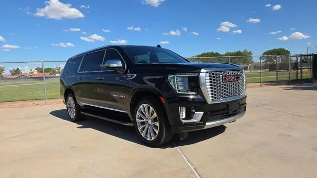 2021 GMC Yukon XL Denali RWD photo