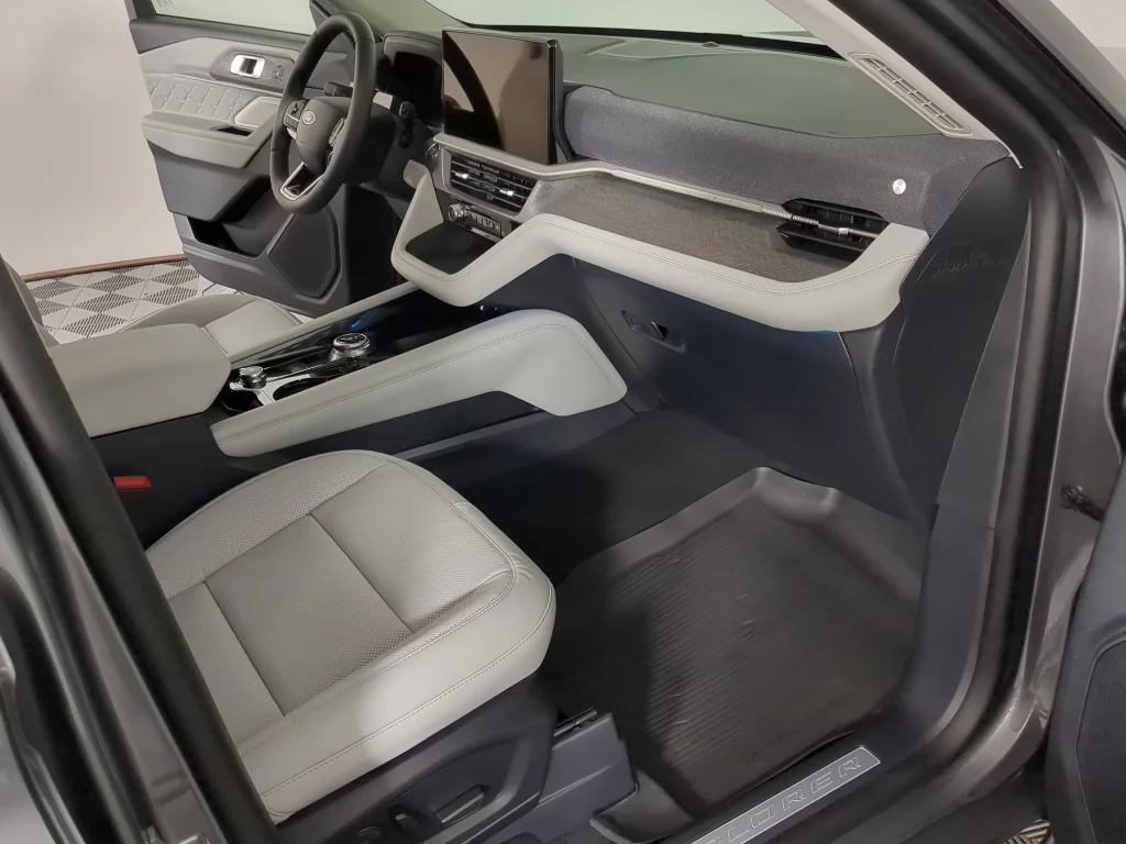 New 2026 Carbonized Gray Metallic Ford Platinum™ image 19