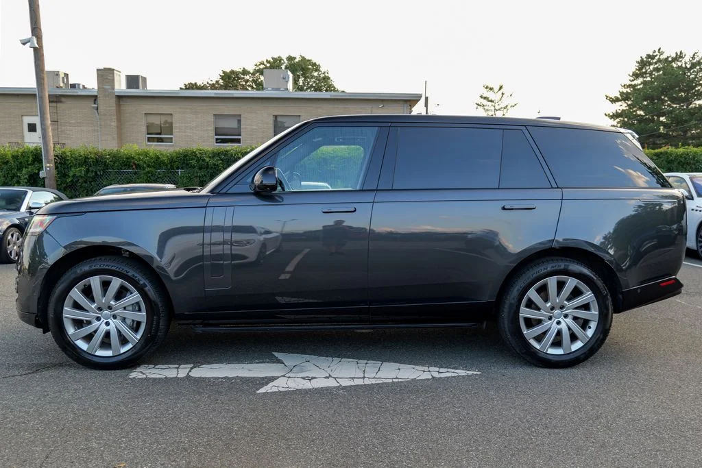 Used 2025 Gray Land Rover SE image 4