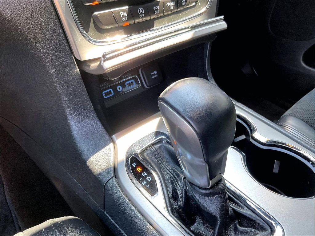 Used 2018 White Jeep Altitude image 25