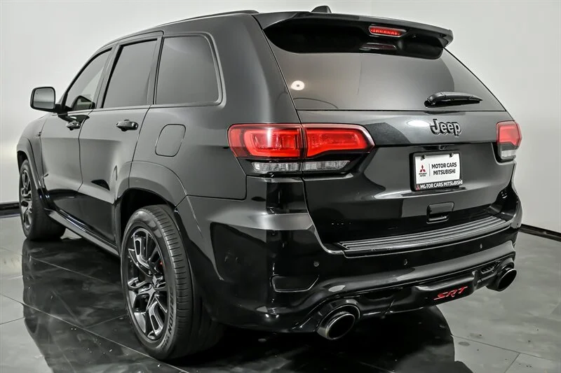 Used 2016 Brilliant Black Crystal Pearl Coat Jeep SRT image 7
