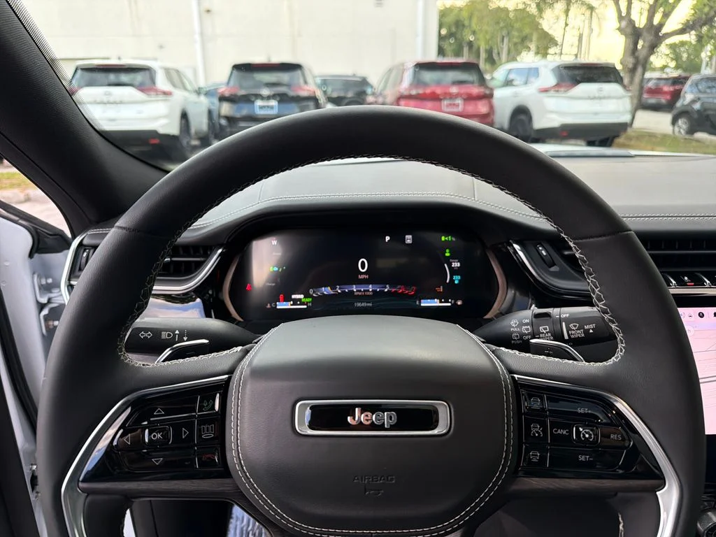 2023 Jeep Grand Cherokee Overland 4xe - Photo 21