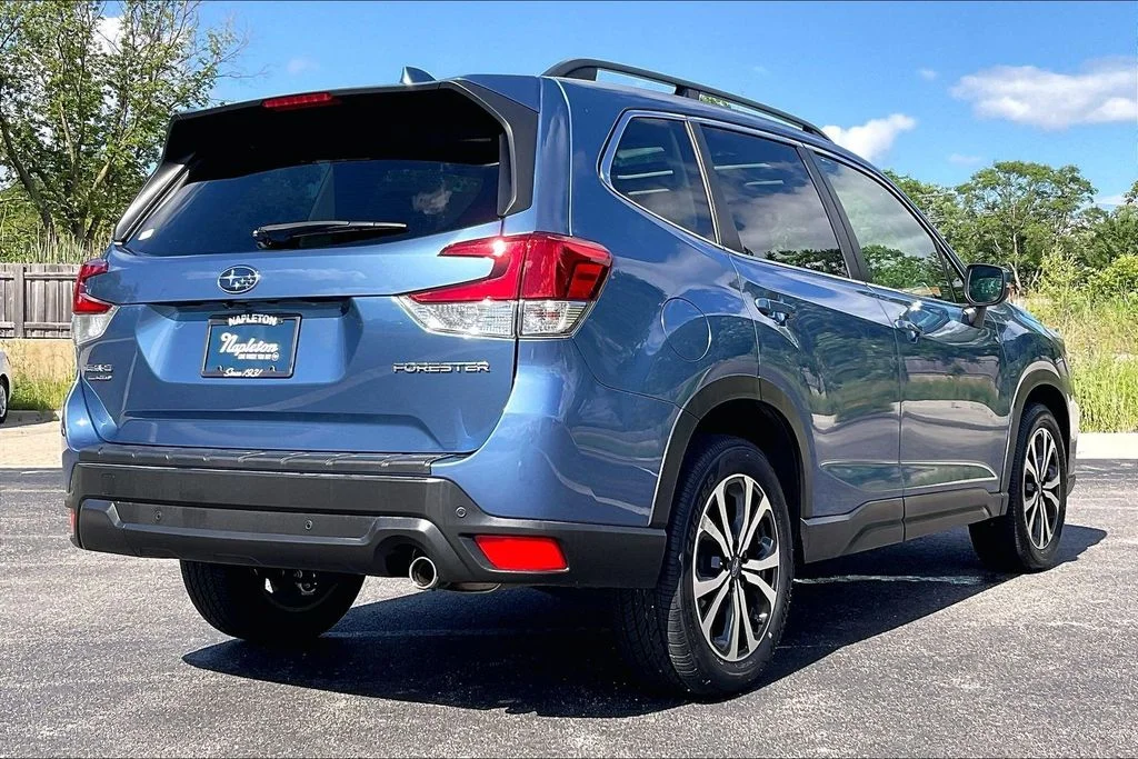 Used 2020 Blue Subaru Limited image 13