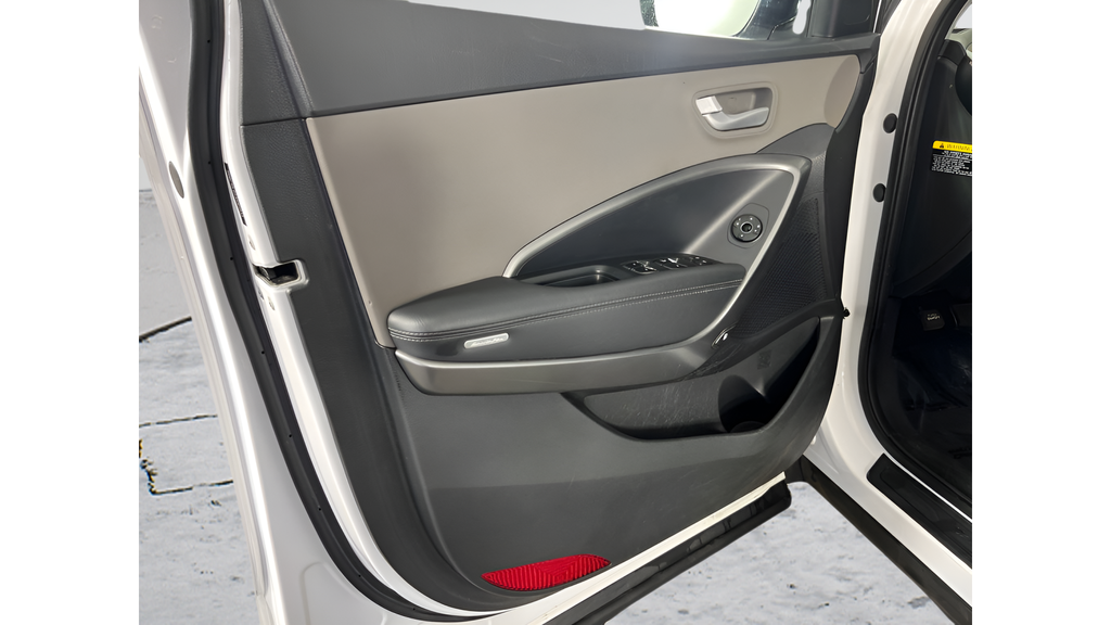 Used 2018 White Hyundai 2.4 Base image 9