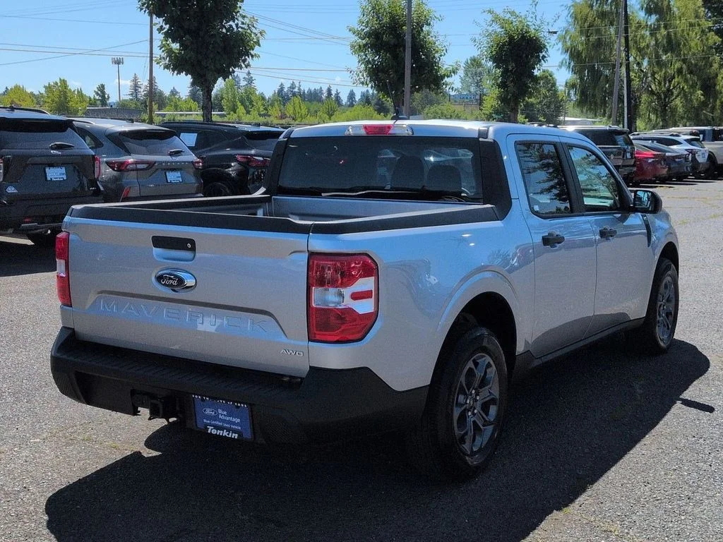 Used 2024 Silver Metallic Ford XLT image 5