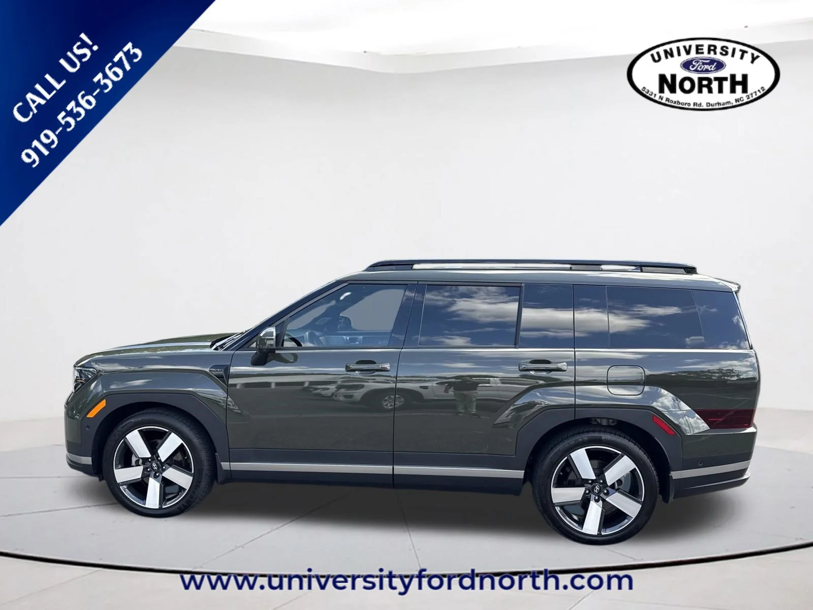 Used 2025 Rockwood Green Hyundai Limited image 5