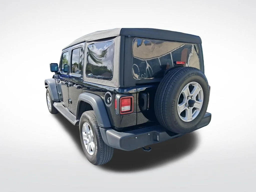 Used 2023 Black Jeep Sport S image 9