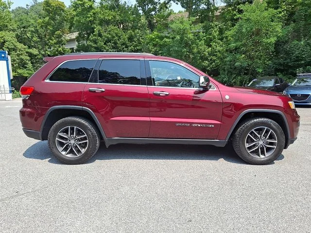 Used 2017 Red Jeep Limited image 13