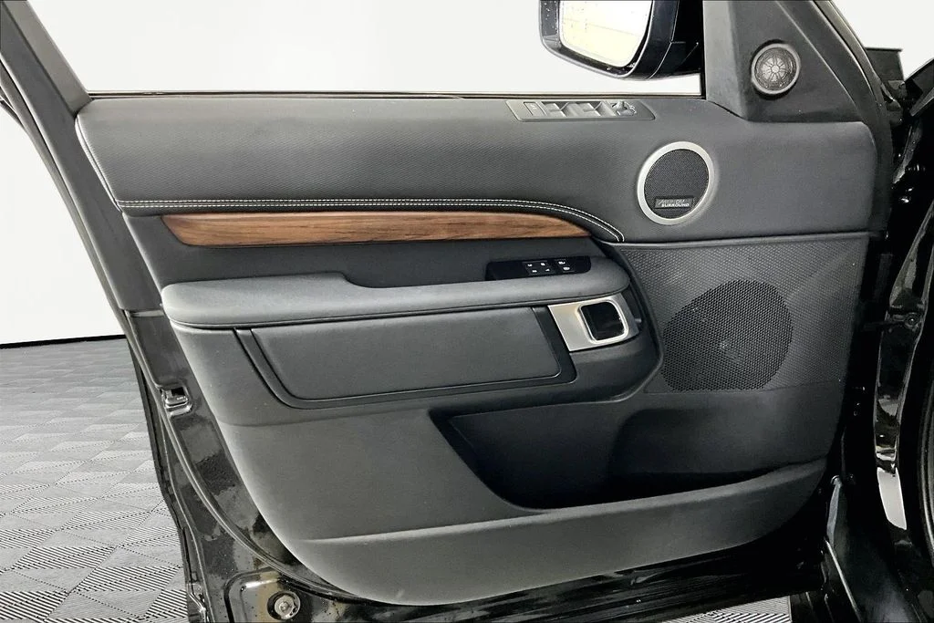Used 2024 Black Land Rover Dynamic SE image 19
