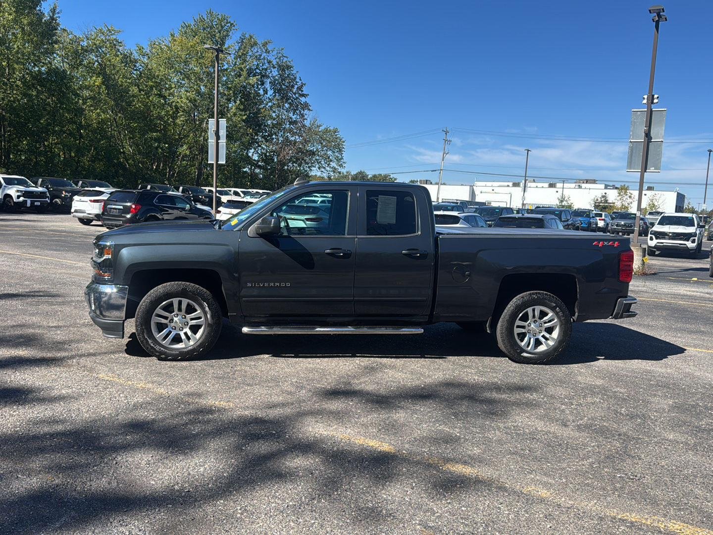 Used 2019 Graphite Metallic Chevrolet LT image 6