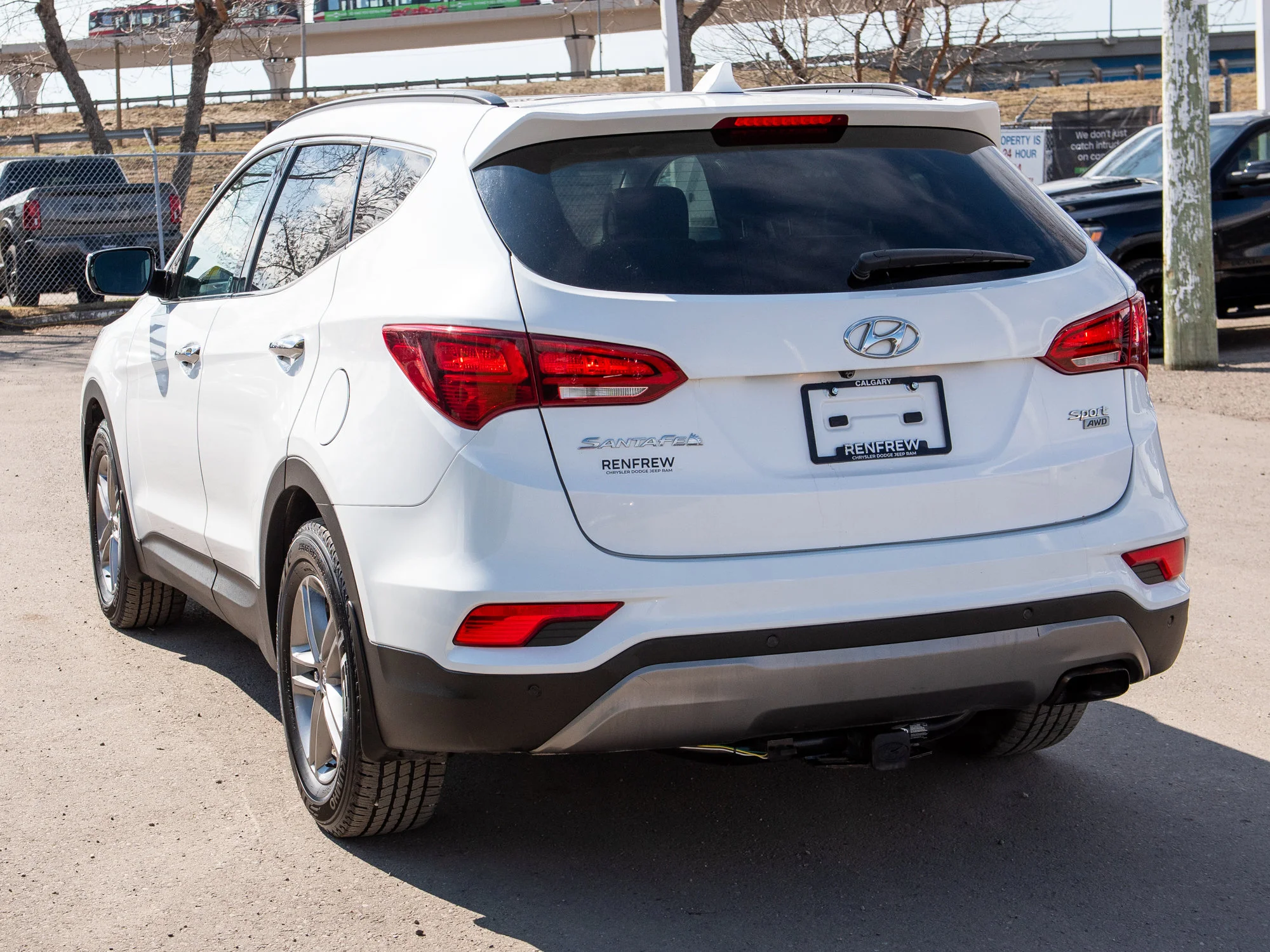 Used 2018 White Hyundai SE * One Owner | Heated Seats | Panoramic Sunroof | Backup Camera | Blind Spot Monitoring image 10