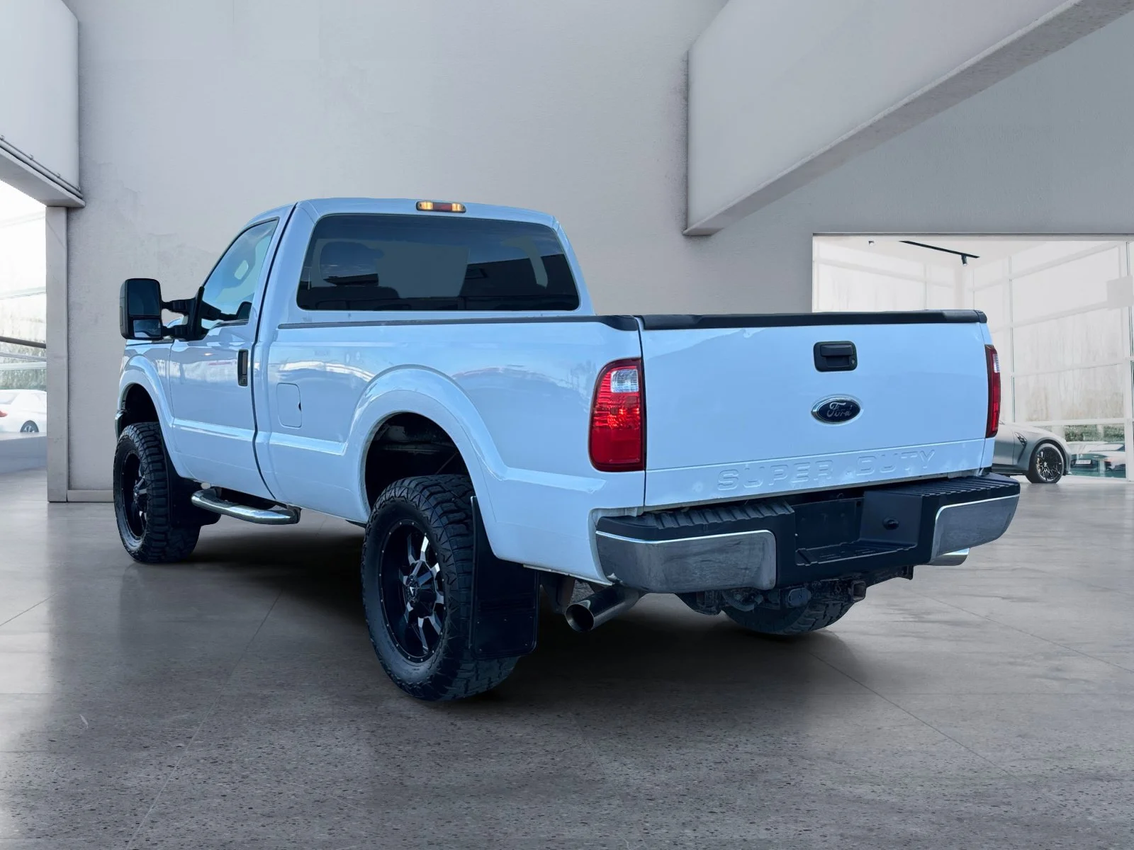 Used 2011 White Ford XL image 3