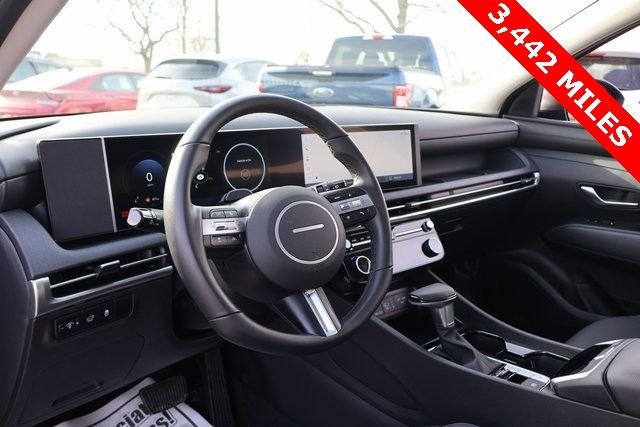 Used 2025 Gray Hyundai SEL Convenience image 11