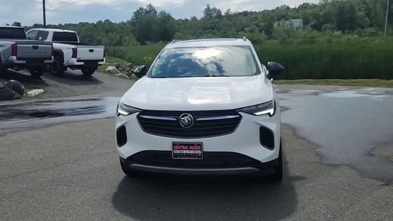 Used 2023 Summit White Buick Essence image 3