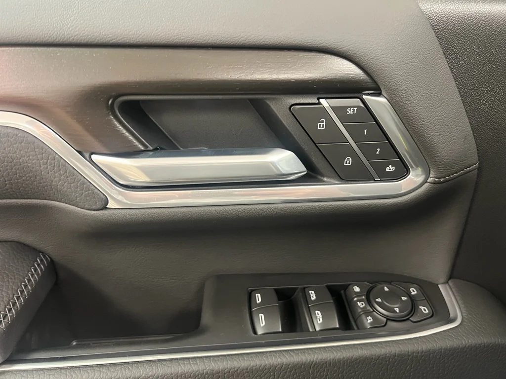 2026 GMC Sierra 3500HD Denali - Photo 8