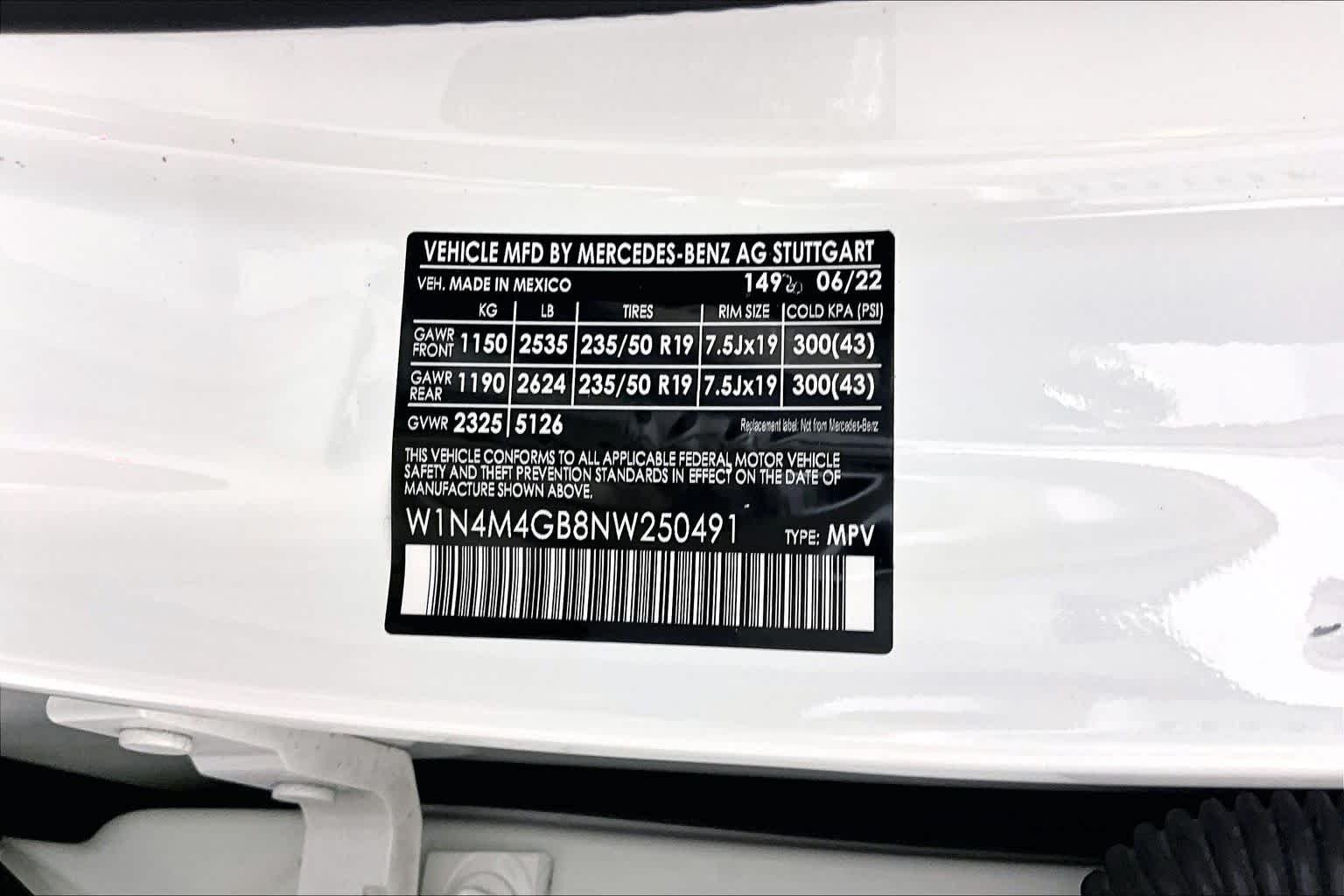 Used 2022 Polar White Mercedes-Benz GLB 250 image 32