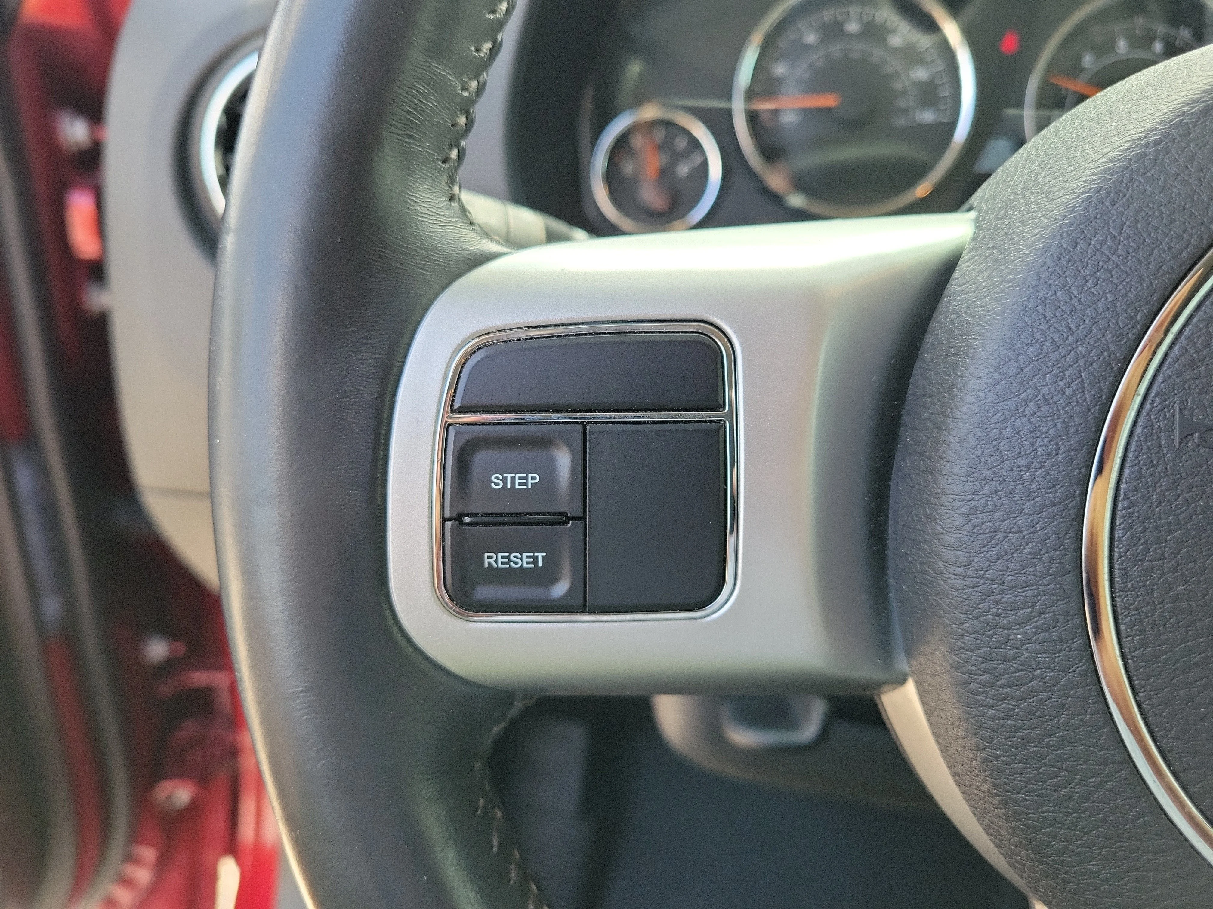 Used 2016 Deep Cherry Red Crystal Pearlcoat Jeep Latitude image 25