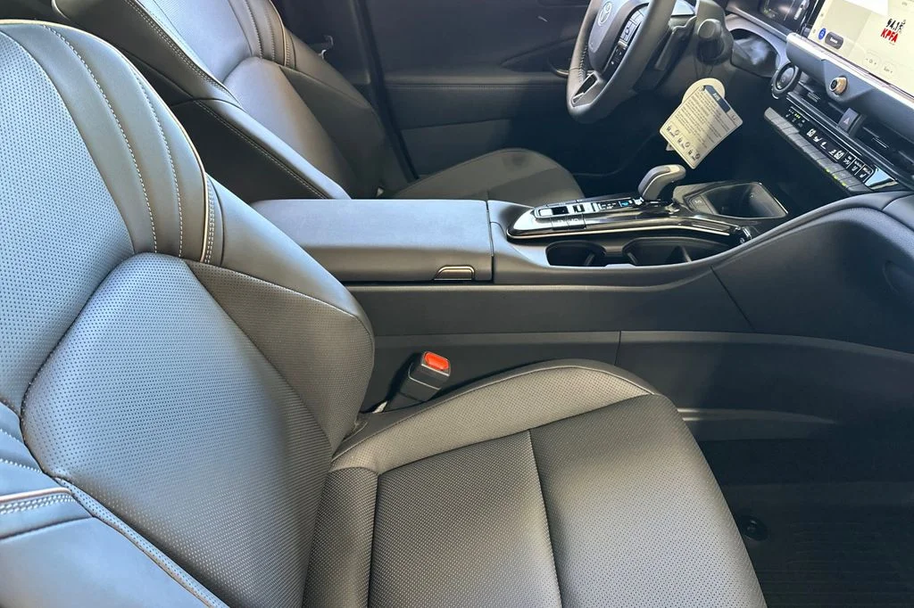 New 2026 Oxygen White <sup>1</sup> Toyota  Limited image 16