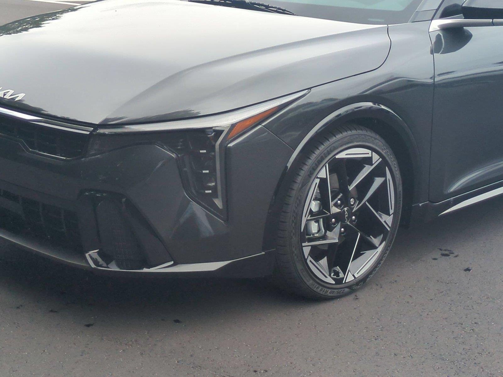 New 2026 Interstellar Gray Kia GT-Line image 9